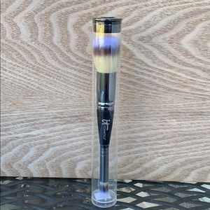 Heavenly Luxe Complexion Perfection Brush